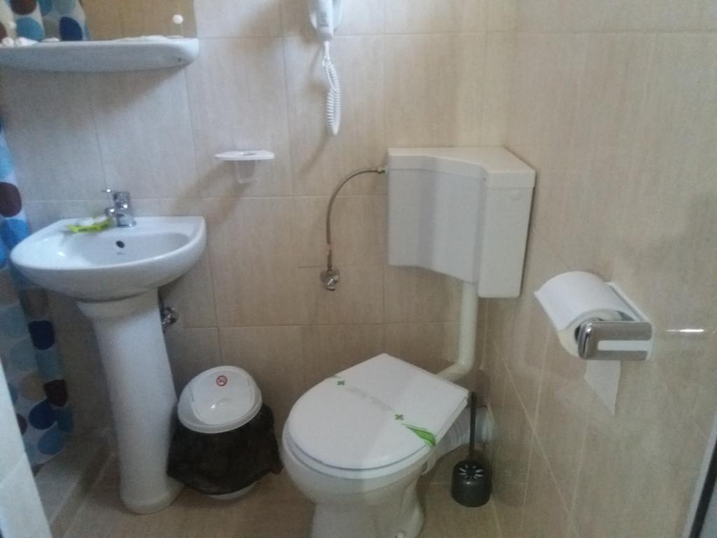 Hotel Panos Două Mai Exteriér fotografie