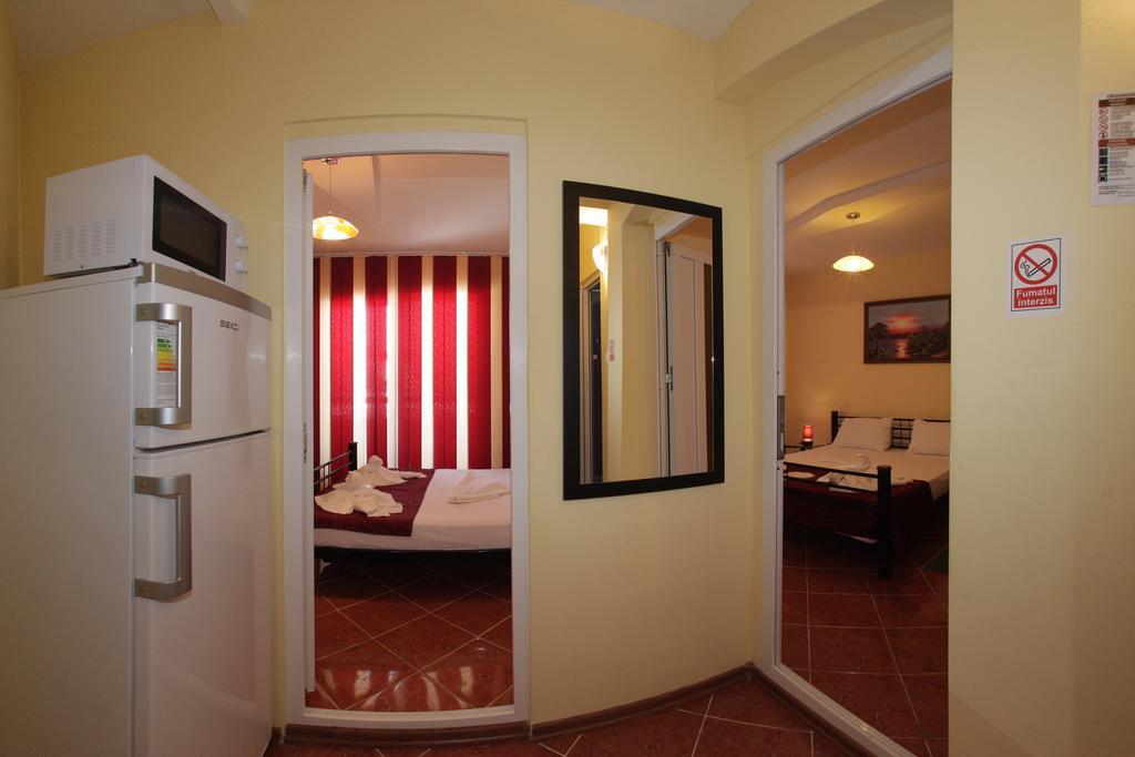 Hotel Panos Două Mai Exteriér fotografie