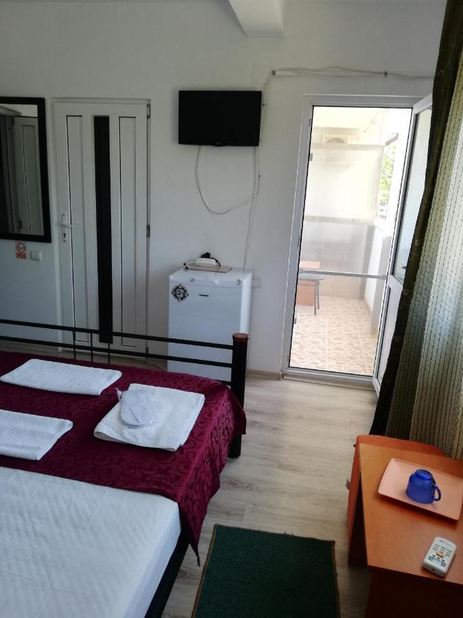 Hotel Panos Două Mai Exteriér fotografie