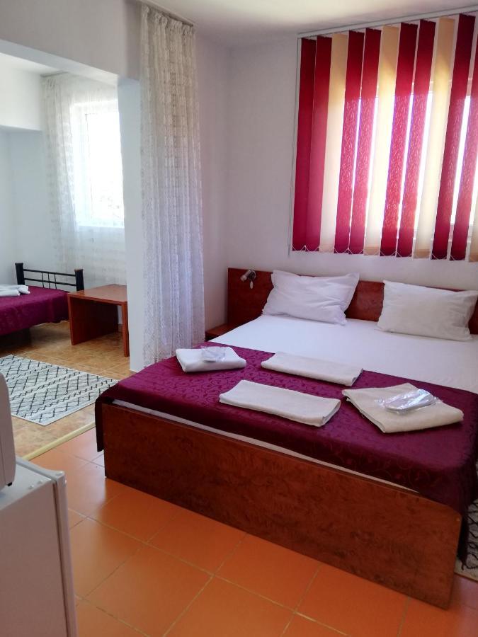 Hotel Panos Două Mai Exteriér fotografie